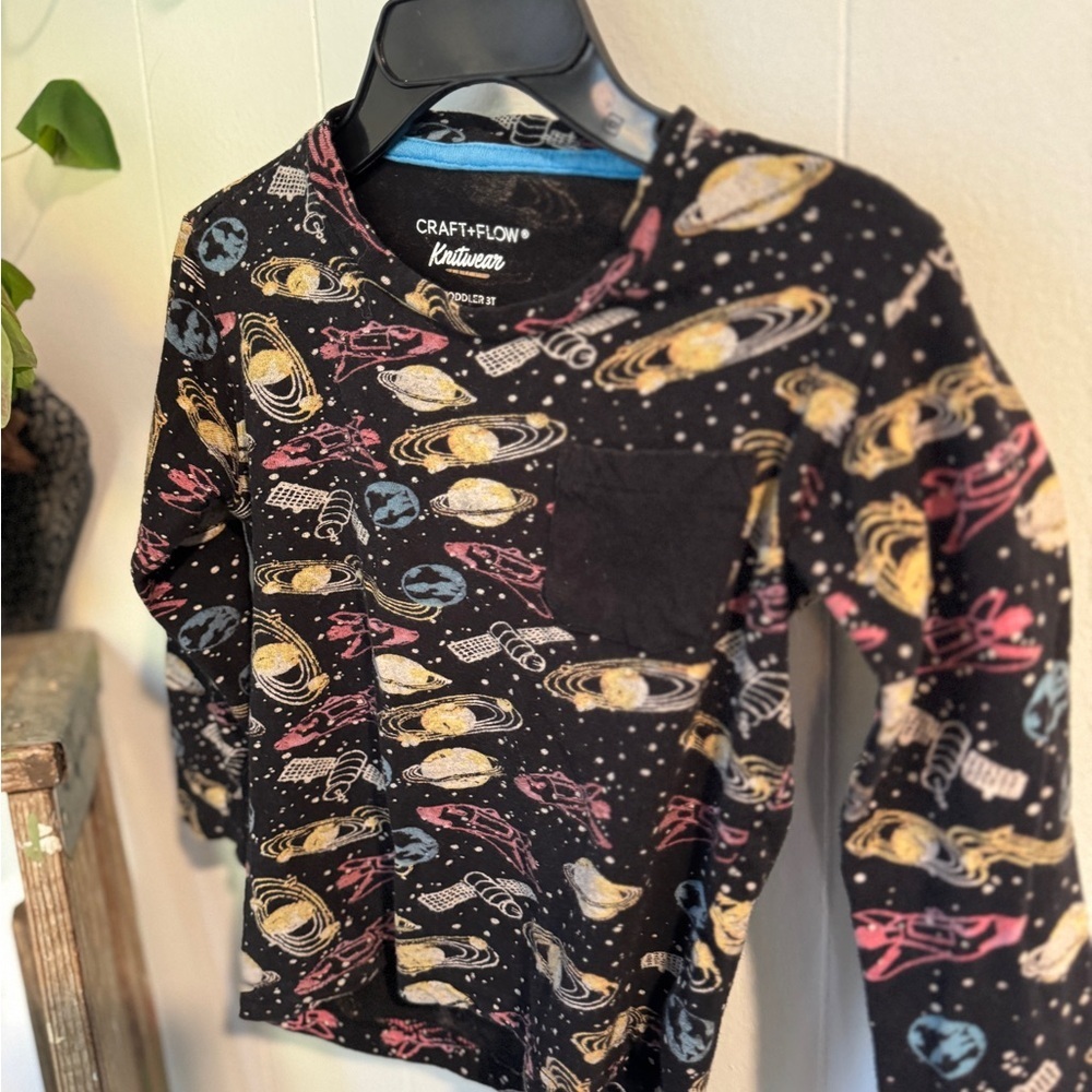 Craft + Flow Knitwear Space Print Long Sleeve Tee | Size 3T 🚀🪐✨ - Picture 5 of 6
